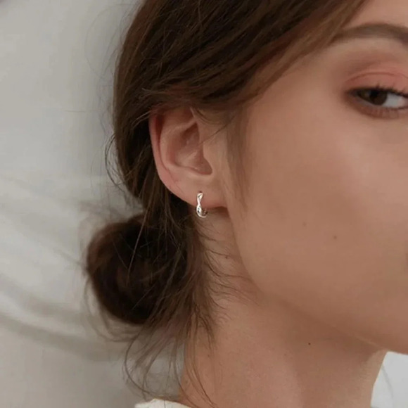 925 Sterling Silver Twist Huggie Hoop Earrings Minimalist Small Hoops - Picture 5 of 12